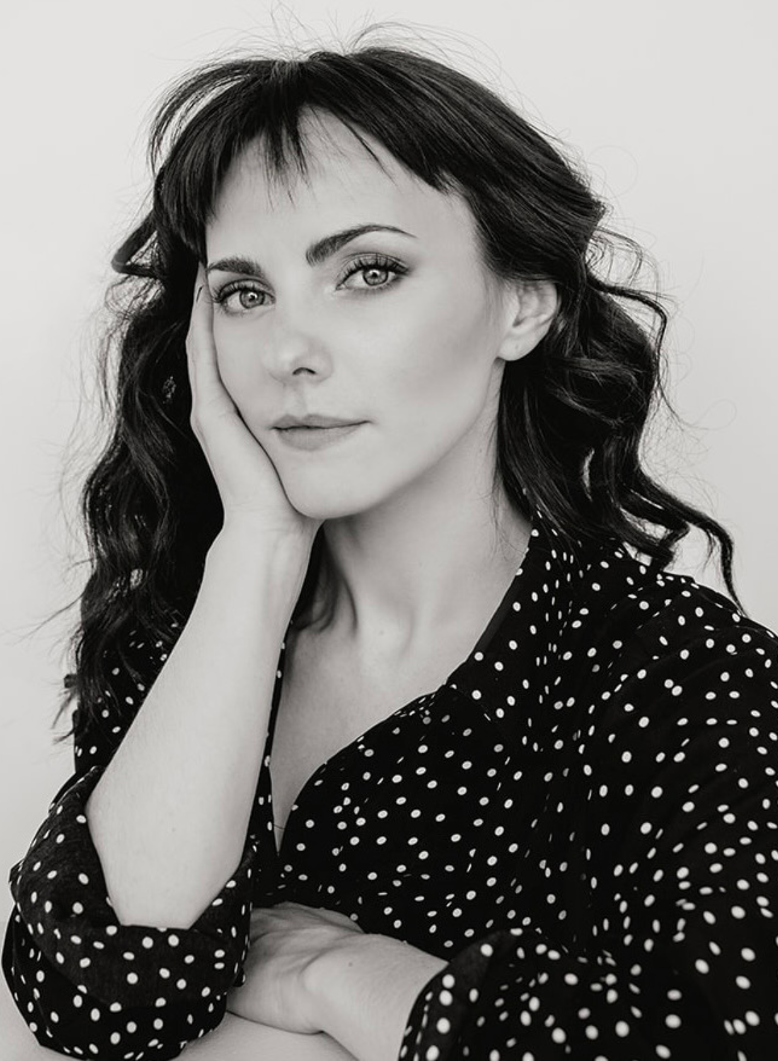 Modern Day Wife Interviews Lovely Actress Georgina Reilly